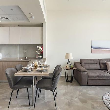 Frank Porter - Majestique Residences 2 Dubai Ngoại thất bức ảnh